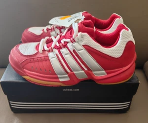 ADIDAS Unisex Sportschuh Indoor Hallenschuh , Rot Weiß - Größe 38 / NEU - Bild 1 von 6