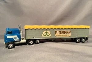 Buon modello ERTL Transtar II con rimorchio grano camion del mondo con scatola - Foto 1 di 9