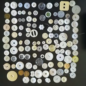 125x Vintage Buttons Mixed Lot Various Sizes - Mostly 2 Hole Unique Button Lot - Picture 1 of 12