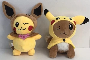 Pokemon Pikachu und Eevee Plüschtiere Spielkostüm 2 Stück Saugnapf Plüsch  - Bild 1 von 16