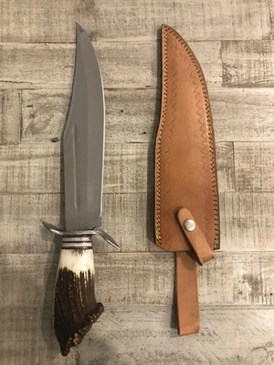 Cuchillo de caza Bowie hecho a mano personalizado de acero al carbono para exteriores cuerno de ciervo y funda" Foto 1 de 4