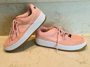 ❤️Zapatillas Nike Air Force 1 Sage Low Coral Stardust Mujer Talla 11 AR5339 603❤️ - Imagen 1 de 7