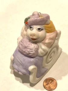 Vintage Muppets Miss Piggy 1980 Jim Henson Weihnachtsschmuck Sigma Porzellan - Bild 1 von 8