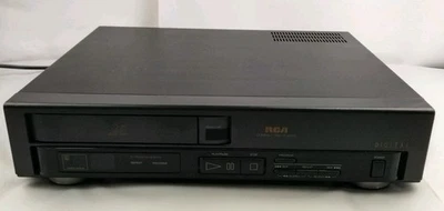 RCA Compact Digital Disc Player CD 1050M Vintage 1992 Parts Repair No Remote - Image 1 of 4
