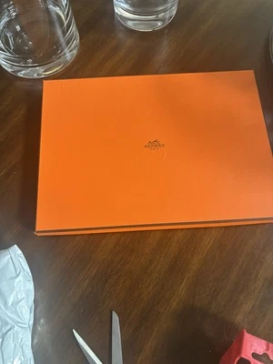 Auténtica caja Hermes Foto 1 de 4