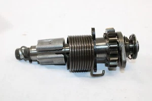 Eje Kickstarter con engranajes 26210-47000 1978 Suzuki GS550 - Imagen 1 de 7