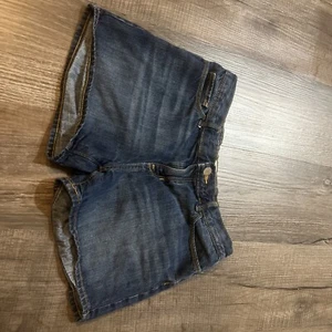 Old Navy Girls Denim Shorts Stretch Medium Wash Size 16 Regular Adjustable Waist - Picture 1 of 6