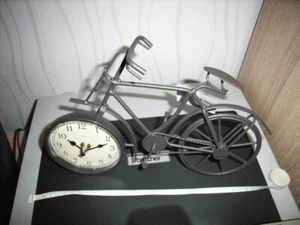 DEKO UHR mit FAHRRAD GRAU NEU BILD 1 - Bild 1 von 24
