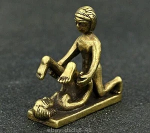 Adornos artesanales sexuales estatuillas latón posición sexual figura estatua amuleto - Imagen 1 de 1