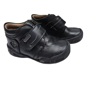 Zapatos Ferrato de cuero negro para niños pequeños con correas de gancho y bucle talla 7,5 - Imagen 1 de 16