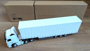 1:50 Scale Cararama Volvo FH Globetrotter & Stepframe Curtainside Trailer - BNIB - Picture 1 of 3