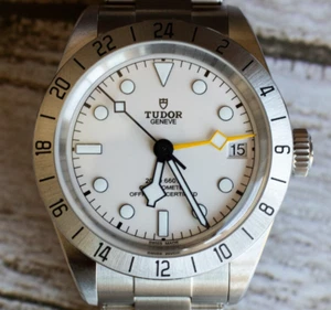 2025 UNWORN TUDOR Black Bay Pro Opaline 39mm Watch M79470-0004 - Picture 1 of 8