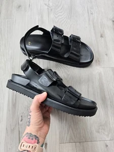 H&M | Sandali estivi neri monocromatici con fibbia grossa plateau | WMS 10 - Foto 1 di 10