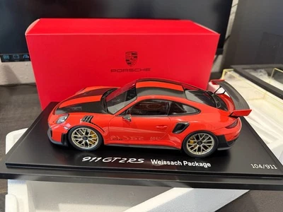 Porsche 911 GT2 RS Weissach Pacote Lava Laranja Original 1:18 DEALER LIMITED - Imagem 1 de 4