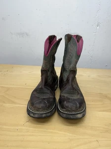 Stivali cowgirl Ariat Fatbaby taglia 9 B verdi scamosciati cuciti a fiamma western - Foto 1 di 8