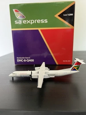 1:200 Hogan SA Express Q400 ZS-YBY South African Express Diecast Dash 8 - image 1 of 4