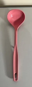TUPPERWARE VIP Kitchen Tool Utensils *NEW* NOS Pink Ladle *unmarked* Consultant - Picture 1 of 4