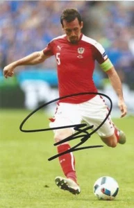 ÖSTERREICH & LEICESTER: CHRISTIAN FUCHS SIGNIERT 6x4 ACTIONFOTO + COA - Bild 1 von 1