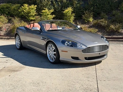 Aston Martin DB9 2006 Volante Foto 1 de 4