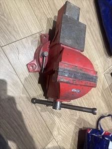 Clarke CV4RB 100mm Workshop Vice with Fixed Base Red 6504002 - Picture 1 of 2