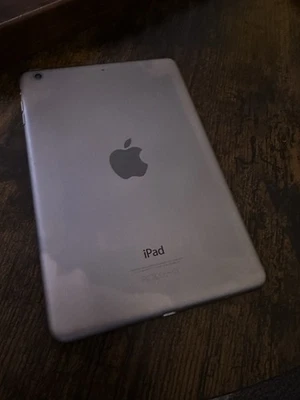 Apple iPad mini 2 32GB, WLAN, 20,07 cm, (7,9 Zoll) - Spacegrau - Bild 1 von 3