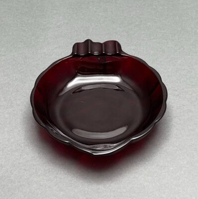 Vintage Art Deco Anchor Hocking Royal Ruby Leaf Shape Glass Ashtray/Trinket Dish - Image 1 of 4