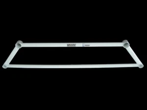 Barra inferior delantera Ultra Racing para FORD FOCUS (ST) 2.0T '15-'18 (2x2) (La4-2107) - Imagen 1 de 5