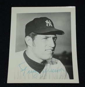 circa 1971 NY Yankees B&W Team Issued Player Photo-Fritz Peterson-Autographed - Picture 1 of 3