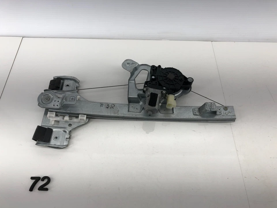 06-10 HUMMER H3 REGULADOR VENTANA PUERTA LADO CONDUCTOR TRASERO IZQUIERDO CON MOTOR OEM Foto 1 de 4