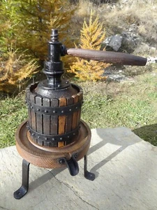 ancien pressoir à jus raisin de table art populaire - Photo 1/12