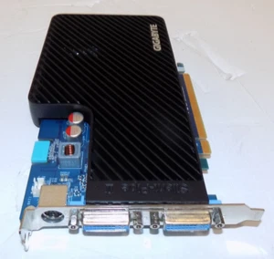 GIGABYTE GV-NX86T256H GeForce 8600 GT 256MB Video Card - Picture 1 of 2