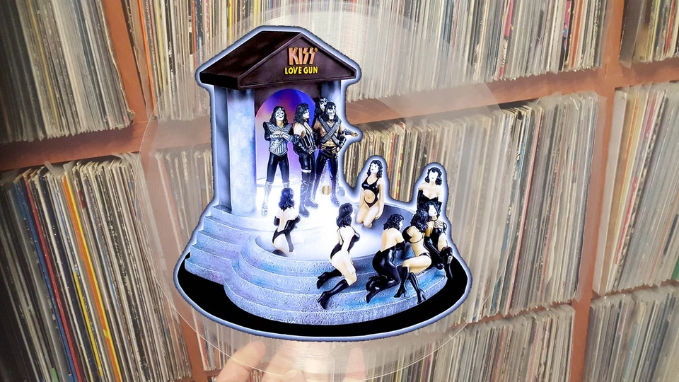 KISS - LOVE GUN RARE 12" UNCUT PICTURE DISC LP - Image 1 of 1
