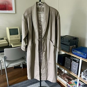 Vintage 80s Leather Trench Coat Jacqueline Ferrar Taupe Size M Spy Detective - Picture 1 of 8