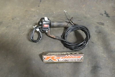 2014 YAMAHA ZUMA 125 YW125 CLIPE DIREITO NA ALÇA KILL mais seção traseira - Imagem 1 de 4