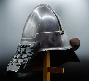 Original Samurai Helm KABUTO Edo Periode Japanisch Antik Kostenloser Versand - Bild 1 von 19