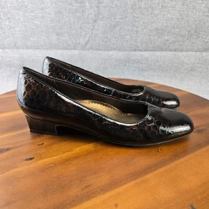 Zapatos de salón Trotters para mujer marrón oscuro charol cocodrilo en relieve tacón bajo talla 10M - Imagen 1 de 14