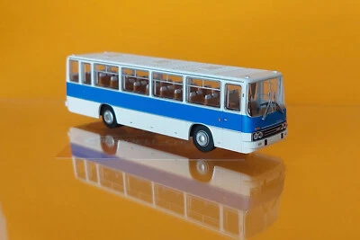 Brekina 59659 Ikarus 255.71 Reisebus weiss/hellblau 1972 1:87 NEU - Bild 1 von 2