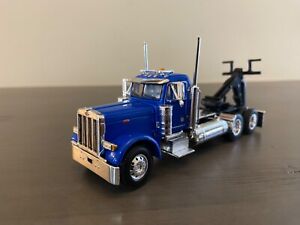 Custom 1/64 DCP/First Gear Blue Peterbilt 379 w/ Black Frame Tow Truck