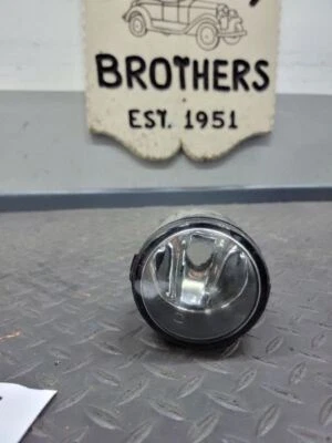 Luz antiniebla del lado del pasajero Infiniti FX35 2006-2011  Foto 1 de 4