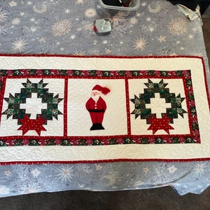 Edredón Corredor Vintage Hecho a Mano Patchwork Tema Navidad Firmado Fechado 1997 - Imagen 1 de 7