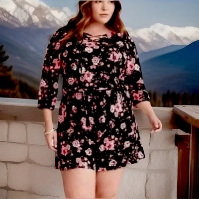 Pantalones Cortos Torrid Mameluco 0 Negro Rosa Floral Challis Manga 3/4 Cordones Corpiño 1 pieza Foto 1 de 4