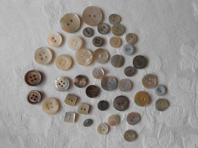 JOB LOT  SMALL MOP  BUTTONS CHILDREN'S BABIES KNITTEDS CRAFTS - Image 1 of 4