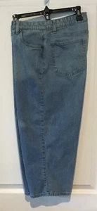 Denim & Co. Jeans Blue Sz 14 Denim Cropped Mid Rise Medium Wash Capri - Picture 1 of 5