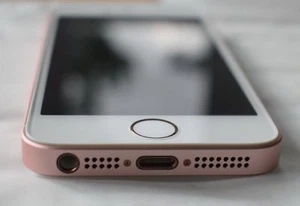 Apple iPhone SE 32GB Smartphone Unlocked Rose Gold & Space Grey 6 Month Warranty - Picture 1 of 18
