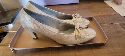 Vintage shoes Socialites Little GIGI white size 8 - Image 1 of 4