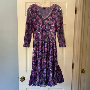 Komarov Cocktailkleid mit Blumenmuster in Violettblüten Lila Burnout Größe XL Neu mit Etikett - Bild 1 von 11