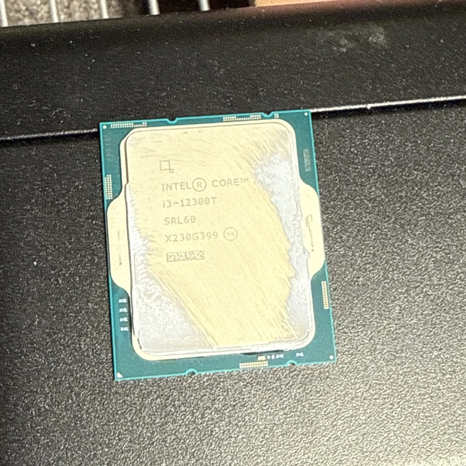 Procesador Intel Core I3-12300T SRL60 Alder Lake de 4 núcleos FCLGA1700 * km Foto 1 de 1