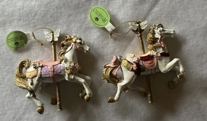 Regency International Carrusel Caballo Adornos Nuevo con Etiquetas Conjunto De 2 Libélula Mariposa - Imagen 1 de 8