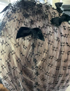 VINTAGE 1950s BLACK BIRDCAGE VEIL IN ORIGINAL BULLOCK'S BOX - Picture 1 of 18