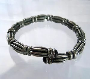 SILVER TONE BRACELET CUFF TYPE WITH ONYX TYPE STONES - Foto 1 di 3